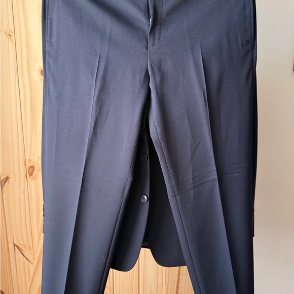 Van Heusen Men's Dark Blue Suit - Picture 15 of 16